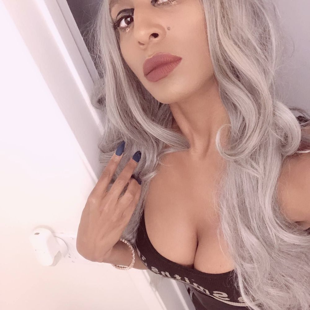 Meet your Posher, Pilar